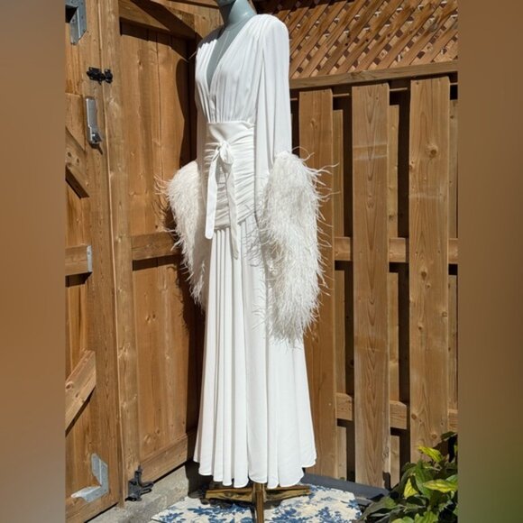 🆕 BRONX & BANCO 🧿 NWOT Geisha Blanc Feather-Trim Maxi Dress, White - Sz S US 4 - Picture 6 of 14